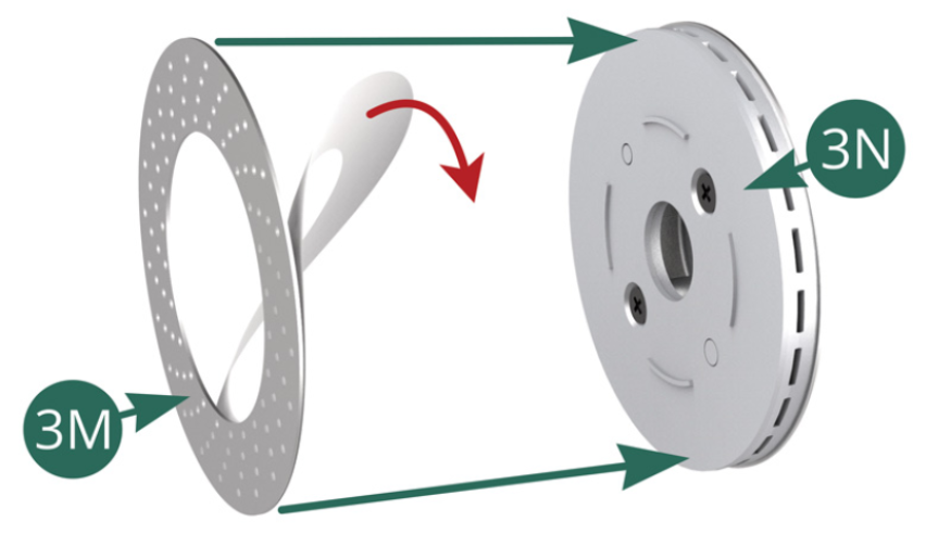 Décoller le support papier (flèche rouge) de la surface interne du disque de frein 3M (comme indiqué avec la flèche bleue ci-dessous) et appliquer l’adhésif sur le demi-disque de frein intérieur 3N. 