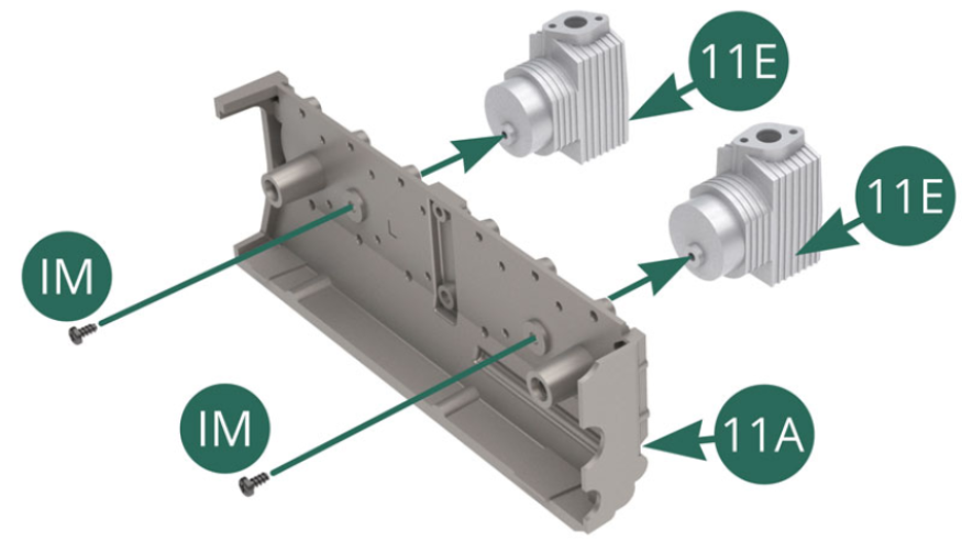 Positionieren Sie die beiden zusammengebauten Zylinder durch ihre unteren Teile 11E auf der Außenseite des linken Motorblocks 11A und befestigen Sie sie mit zwei IM-Schrauben.