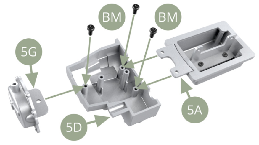 Montieren Sie 5A (Ölwanne) auf 5D (Unteres Getriebegehäuse) und sichern mit zwei BM-Schrauben. Setzen Sie 5G (Halterung) auf 5D (Unteres Getriebegehäuse) und befestigen  mit der BM-Schraube.