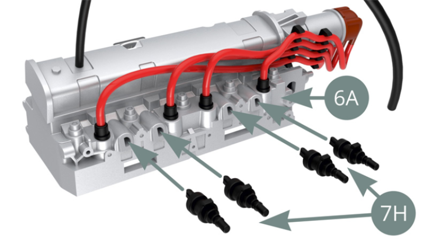 Installare quattro 7H ( Iniettori di carburante) su 6A (Testa del cilindro con candele).