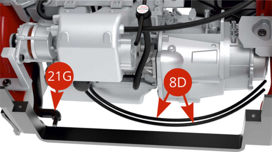 Vorderes Ende des 21G (unterer Kühlerschlauch).  Beachten Sie die beiden 8D (Ölschlauch), die in den folgenden Schritten verwendet werden.