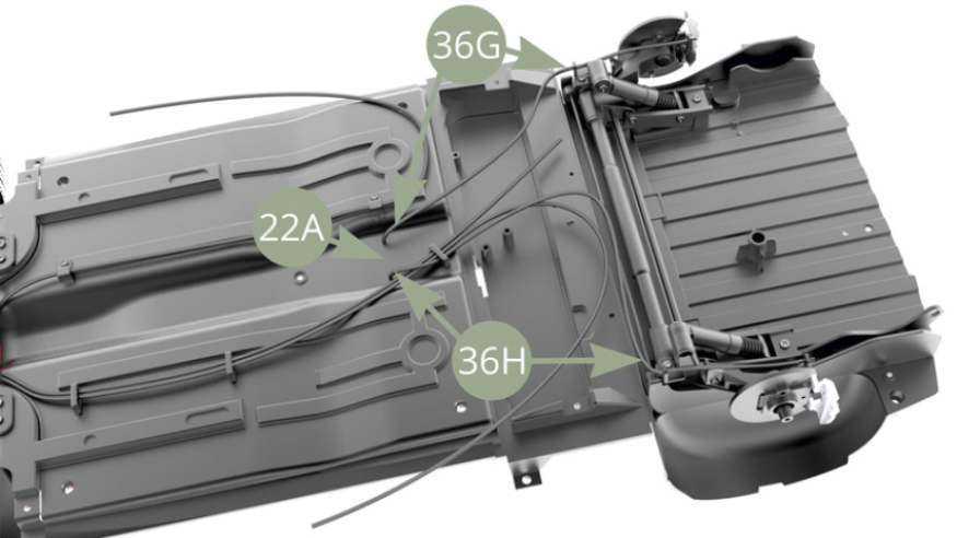 Führen Sie die Kabel der Feststellbremse 36G links und 36H rechts durch die entsprechenden Löcher in der Chassisplatte 22A, achten Sie darauf, das Kabel der Feststellbremse 36H rechts durch die Klemme 23B zu führen. Beachten Sie das Ergebnis in der folgenden Abbildung. Hinweis: 36G Linkes und 36H Rechtes Feststellbremskabel passen durch die entsprechenden Löcher in 22A Fahrgestellplatte .