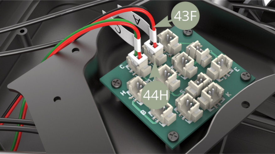 43F (Batteriefachkabel A / rot - schwarz) eingesteckt in Nest A der 44H (Platine).