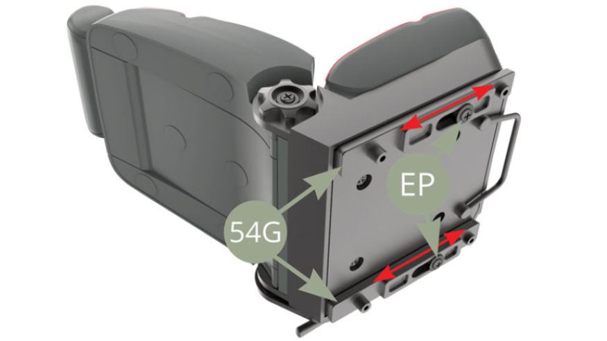 Ajuste la tensión de los tornillos EP para que los carriles 54G puedan deslizarse (flechas rojas).