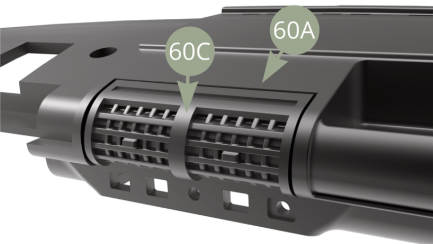 La grille de ventilation centrale 60C positionnée sur le panneau supérieur du tableau de bord 60A.