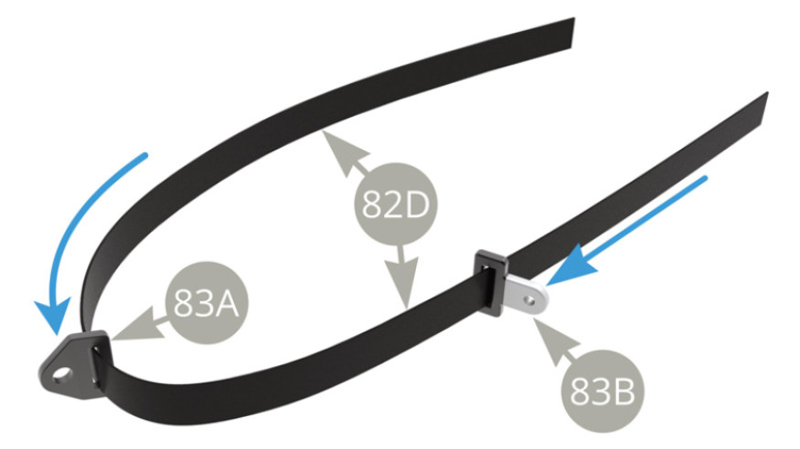 Engager la boucle 83B et le support 83A dans la ceinture de sécurité arrière gauche 82D (flèche bleue).