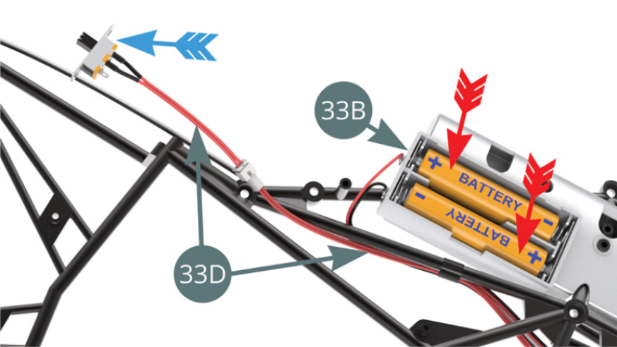 Legen Sie zwei AAA-Batterien (nicht mitgeliefert) in das Batteriefach / rote Pfeile (33B). Schalten Sie den Schalter 33D in die Position "on" (blauer Pfeil).