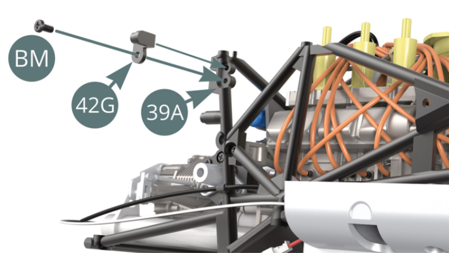 Positionner le support 42G sur le châssis latéral droit 39A et le fixer avec une vis BM.