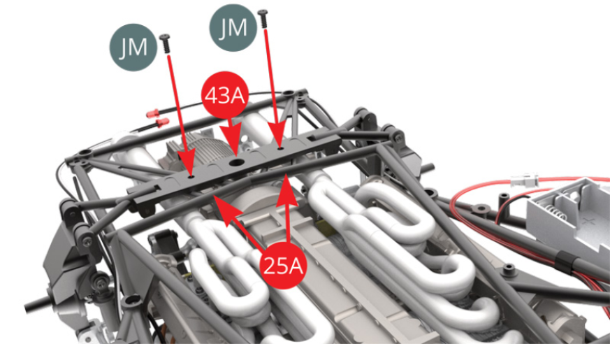 Fixar o eixo traseiro (43A) ao chassis inferior (25A) com dois parafusos JM.