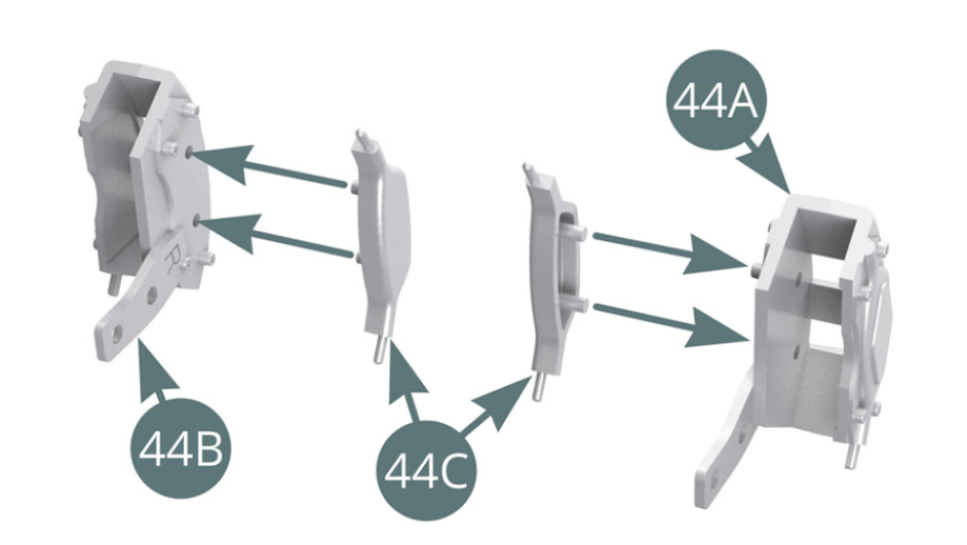 Positionner les cache-pistons de frein 44C sur les étriers de frein gauche 44A et droit 44B.