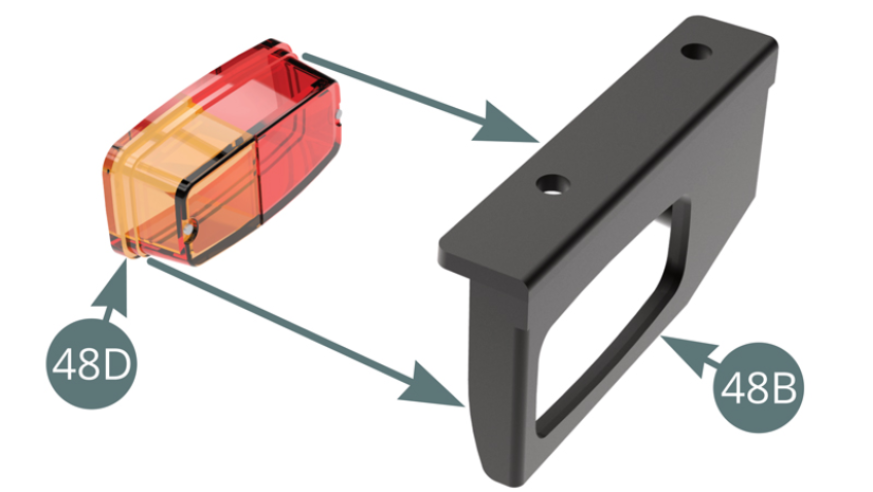 Instalar a luz traseira esquerda (48D) no alojamento (48B).