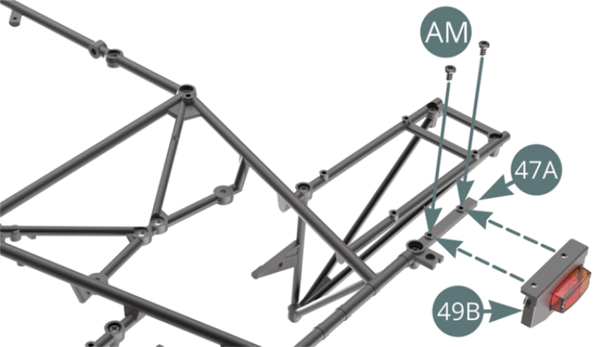 Montare l'alloggiamento della luce posteriore destra (49B) sull'estremità posteriore destra del telaio superiore (47A) e fissarlo con due viti AM.