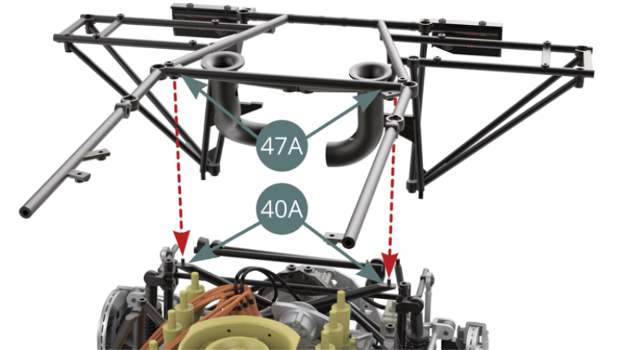 Aligner et positionner le châssis supérieur 47A (en engageant les tétons dans les logements correspondants comme indiqué par les flèches pointillées rouges) sur le cadre en X 40A.