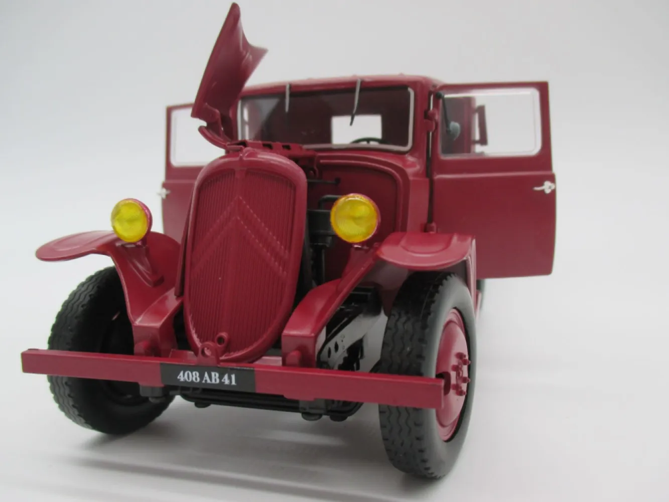 CITROEN U23 Cabine "Ailes Plates" 1952 - Plateau bordeaux