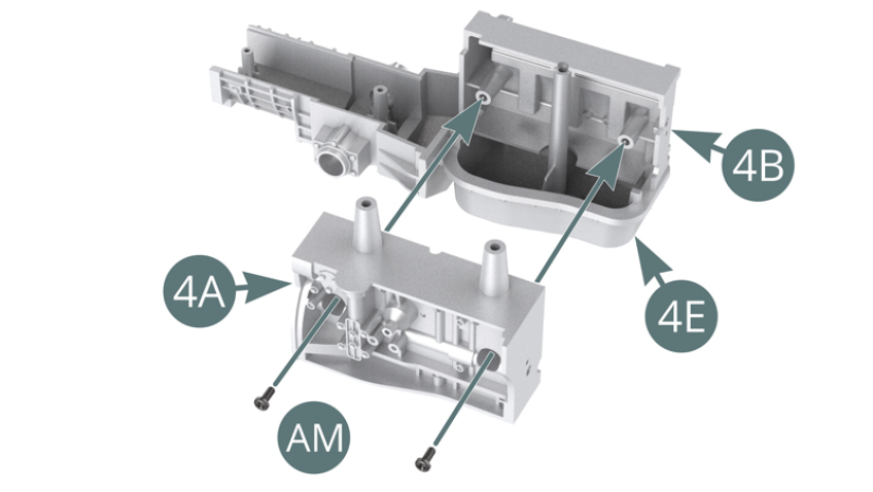 Posiciona los Bloques de motor izquierdo (4A) y derecho (4B) en el Cárter de aceite (4E) y fíjalos con dos tornillos AM. Fija los Bloques de motor izquierdo (4A) y derecho (4B) al Cárter de aceite y transmisión (4E) con un tornillo XP.