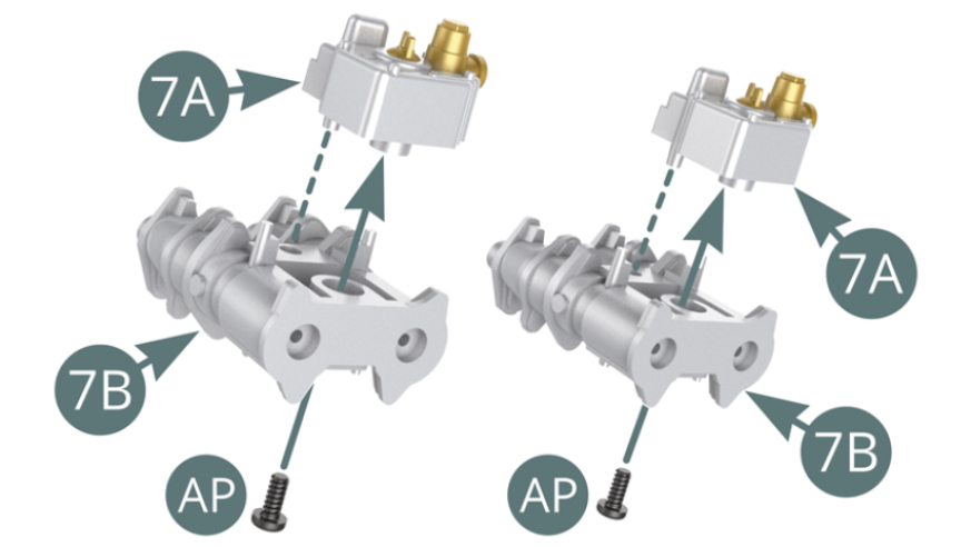 Position the intake manifolds (7A) on the carburettors (7B) and secure them with two AP screws. Connect the two carburettors (7B) with the connecting hose (7C).