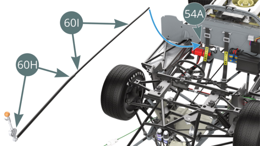 Collegare la leva del cambio (60H) e l'asta del cambio (60I), quindi far passare quest'ultima attraverso l'apertura nella paratia della cabina (54A) - vedi figure a lato.