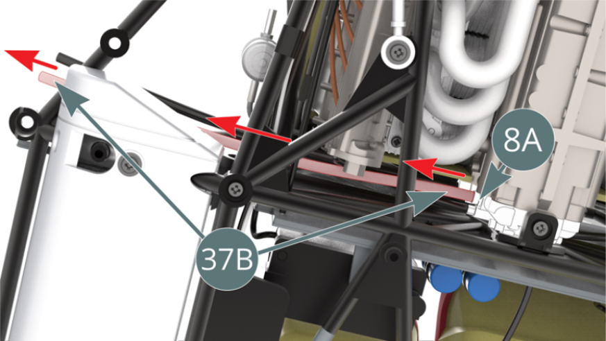 Vire o seu modelo de cabeça para baixo e separe a Mangueira de Água (37B) da Caixa da Bomba de Água (8A) - seta vermelha - NÃO retire a segunda mangueira (seta verde), uma vez que será utilizada para ligar ao tanque de óleo numa fase posterior. Em seguida, cortar dois comprimentos de 285 mm do rolo de Mangueira de Água (66H).