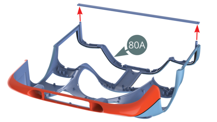 Détacher la traverse de maintien de la carrosserie 80A.