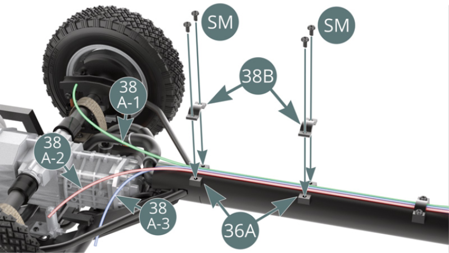 Successivamente, fissare i tre tratti di tubo del liquido dei freni 38A-1 (lungo), 38A-3 (corto) e 38A-2 (medio) lungo la trave centrale (36A) utilizzando altre due supporti di montaggio (38B) e quattro viti SM (illustrazioni sopra).