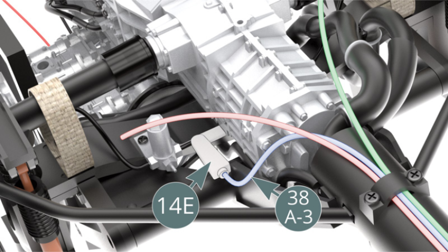 Positionner la conduite 38A-3 (surlignée en bleu) sur la biellette de sélecteur de vitesses 14E.Positionner la conduite 38A-2 (surlignée en rouge) sur le maitre-cylindre de frein 13B.
