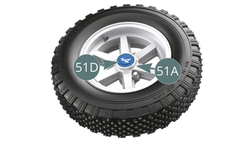 Positionner le cache-moyeu 51D sur la jante de roue extérieure 51A. 