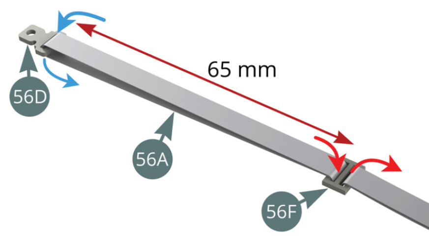 Pasa la segunda Correa de cinturón (56A) a través de la Hebilla de cierre (56D), doblándola suavemente en el centro (flechas azules). Pasa los dos extremos de la Correa (56A) juntos a través de una Hebilla (56F) (flechas rojas) de modo que quede a 65 mm de la Hebilla de cierre (56D). A continuación, pasa las dos partes de la Correa de cinturón (56A) juntas a través de una Placa de fijación (56G) (flecha azul). Luego fija los dos extremos de la Correa con Cinta adhesiva de doble cara (56H) como se muestra abajo.