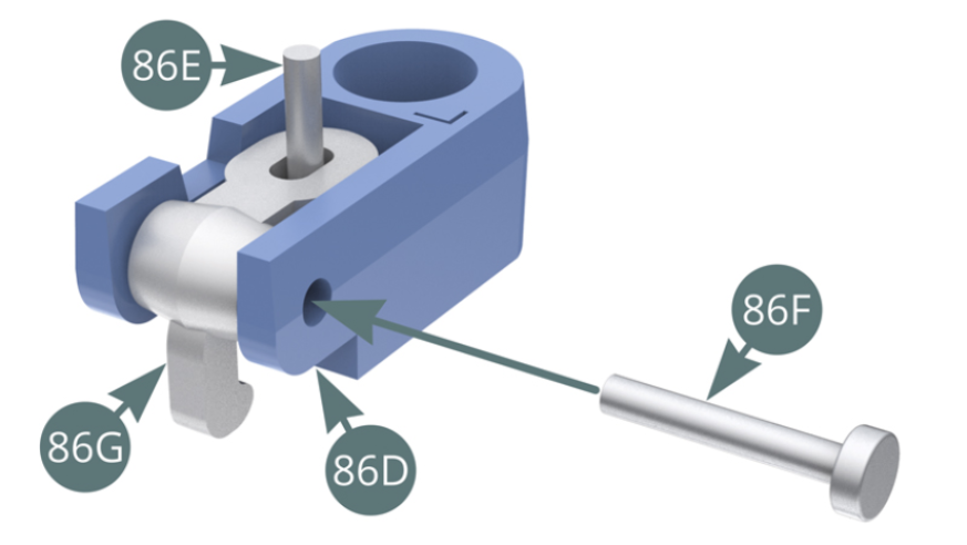 Aligner l’axe du loquet 86G avec ceux du verrou 86D, puis insérer la goupille courte 86F.Positionner le bouton de déverrouillage 86H sur la goupille longue 86E.