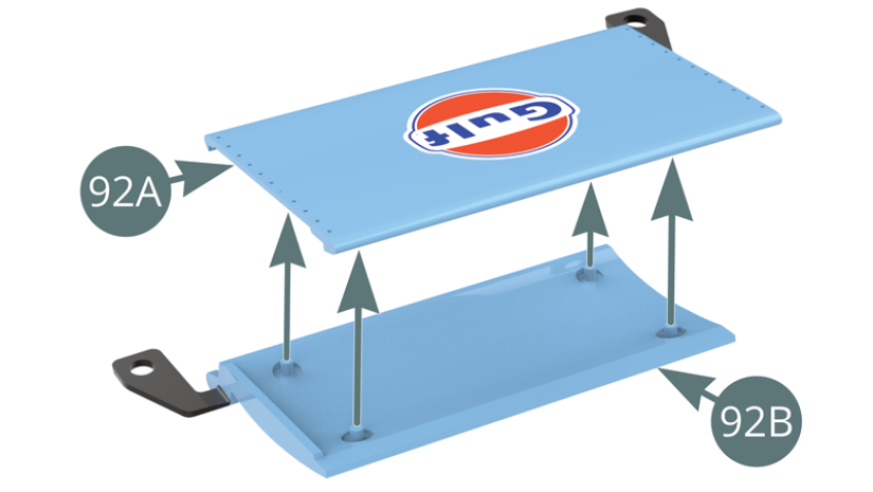 Assembler le dessus 92A et le dessous 92B de l’aileron central.Positionner l’assemblage (dessus 92A et dessous 92B) de l’aileron central sur le capot arrière 90A.