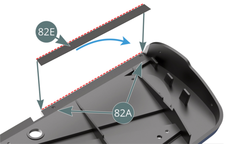 Détacher la glissière 82E de son support en papier et l’appliquer délicatement le long du bord supérieur du panneau intérieur de portière gauche 82A (comme indiqué par les pointillés rouges).