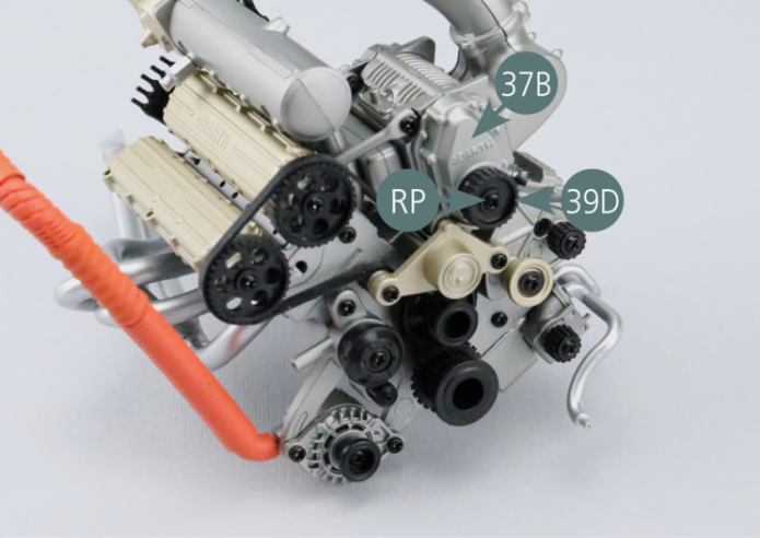 Position the pulley #2 (39D) on the bracket of the turbocharger pulley (37B) and secure with an RP screw.