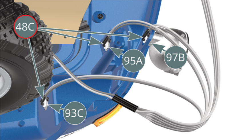 Connecter les trois ampoules LED du câble 48C le plus court dans les phares gauche 93C, 95A et 97B, puis fixer les câbles sur la carrosserie 66A avec du ruban adhésif 99M (illustrations ci-dessus).