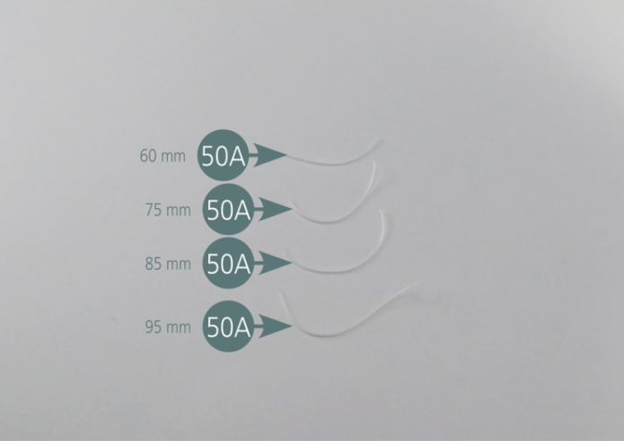 Couper quatre sections de 60 mm, 75 mm, 85 mm et 95 mm de long dans le tuyau de carburant 50A. Raccorder une extrémité de chaque section à un injecteur 50 D comme indiqué sur la photo. Positionner les attaches 50B et 50C comme indiqué.