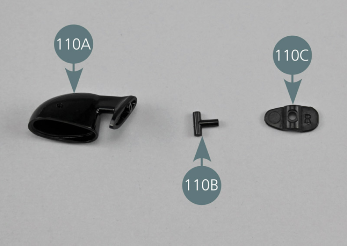 Placer le rétroviseur 110A, l’articulation 110B et le support 110C sur la surface de travail.Insérer la goupille de l’articulation 110B dans le trou situé à la base du support de rétroviseur 110C, comme indiqué sur les photos.