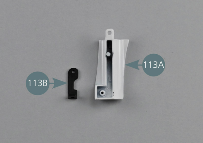 Position the separation support (113B) on the left front bonnet-door partition (113A) as shown in the photo, then secure it with an AM screw.