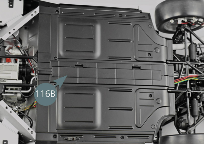 Next, secure the left lower chassis panel (115A) with four SM screws. Insert three AAA batteries into the battery compartment, respecting the polarity, with the spring on the negative side (yellow circle). Place the battery compartment cover (116B). It is now possible to test the electrical system using the remote control previously provided.