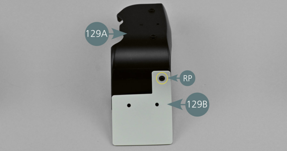 Positionner la bavette 129B sur l’extérieur du garde-boue 129A et la fixer avec une vis RP. 