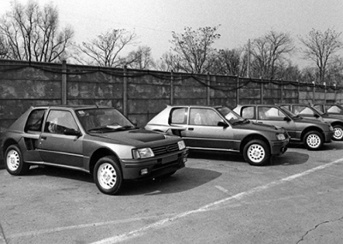 The Peugeot 205 Turbo 16 "Série 200" will be marketed from June 1984 at a price of 290,000 francs.© IXO Collections SAS - Tous droits réservés. Crédits photo © Archives & Collections Dominique Pascal