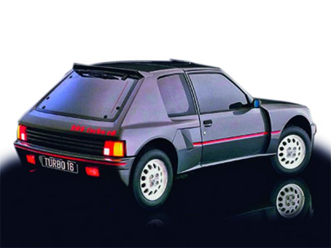 De 1984 a 1989, la empresa belga DIMMA (Distribution et Importation Michel Malherbe Associés) comercializó kits homologados por Peugeot para el 205.© IXO Collections SAS - Tous droits réservés. Crédits photo © Peugeot