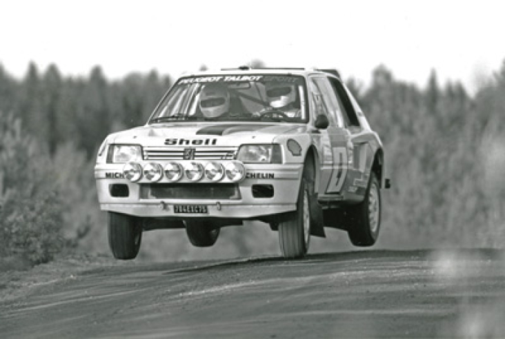 En el Rally de Suecia, Ari Vatanen y Terry Harryman ganaron su segundo campeonato mundial consecutivo en 1985.© IXO Collections SAS - Tous droits réservés. Crédits photo © Peugeot