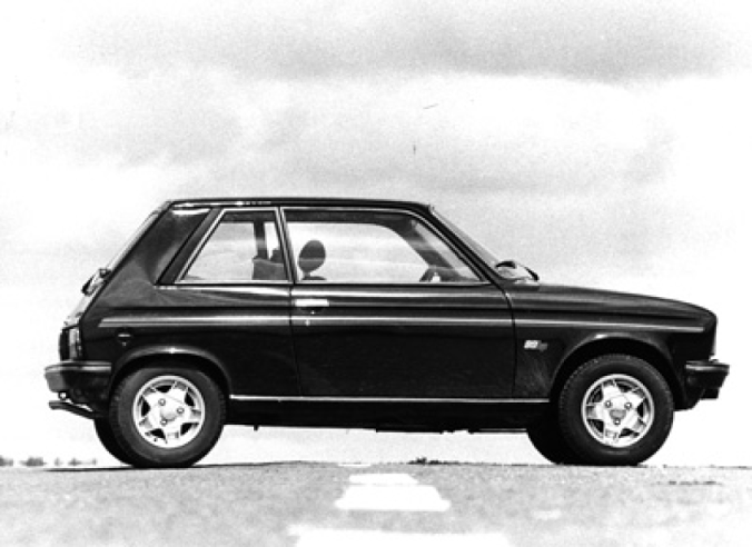 In 1982, the ZS was equipped with an 80 hp 1.3 litre engine and a 5-speed BH3/5 gearbox.© IXO Collections SAS - Tous droits réservés. Crédits photo © Archives & Collections Dominique Pascal