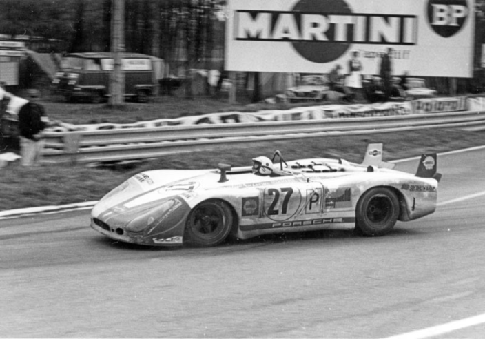 La 908/02 de l’équipage Lins - Marko termine 3e au classement général et remporte l’Indice de Performance ainsi que la classe Sport-Prototype. © IXO Collections SAS - Tous droits réservés. Crédits photo © Archives & Collections