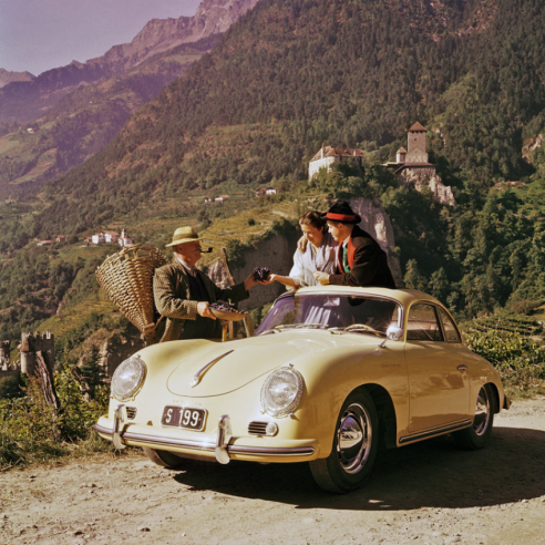 La version musclée 356 A 1500 GS Carrera de 100 ch fait son apparition en septembre 1955. © IXO Collections SAS - Tous droits réservés. Crédits photo © Porsche