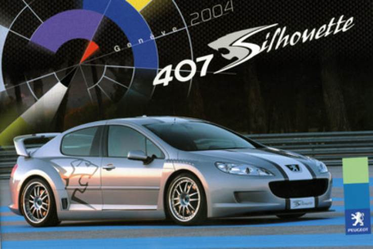 Le style dynamique de la 407 Silhouette fait référence aux modèles du Championnat de Supertourisme où Peugeot s’illustre avec régularité. © IXO Collections SAS - Tous droits réservés. Crédits photo © Peugeot