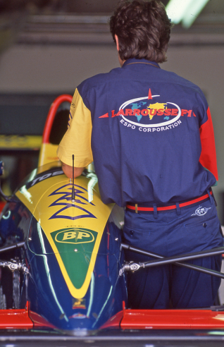 De 1987 a 1994, os pilotos da equipa Larrousse (na foto o LC89B de 1990) marcaram 23 pontos em 48 Prémios do Campeonato Mundial de F1. © IXO Collections SAS - Tous droits réservés. Crédits photo ©   Renault D.R. / Archives et Collections