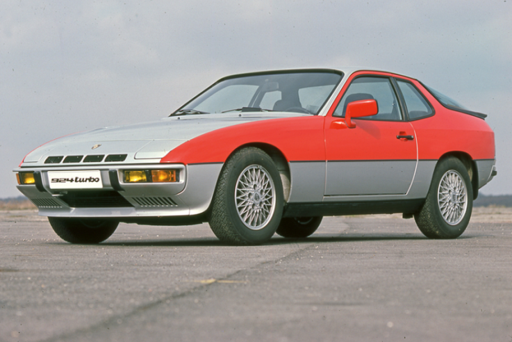 La 924 marque une étape importante dans l’histoire du constructeur Porsche. Ici la version 924 Turbo lancée en 1978.© IXO Collections SAS - Tous droits réservés.  Crédits photo © Porsche / D.R.