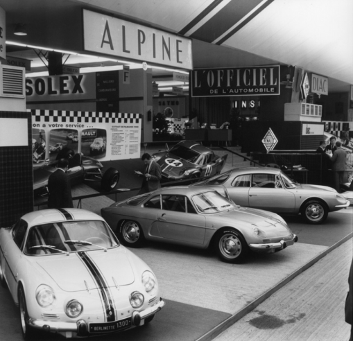 In 1968, Alpine had an extensive range of cars, including Berlinettes, single-seaters, prototypes and the GT4 (far right). © IXO Collections SAS - Tous droits réservés. Crédits photo ©  Renault Communication / D.R.