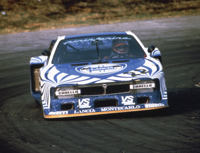 At the 1979 Tour of Italy, Lancia dominated the race before being disqualified for driving on a part of the motorway. Here we see the car of Patrese-Alén Kivimaki, who won the following year. © IXO Collections SAS - Tous droits réservés. 