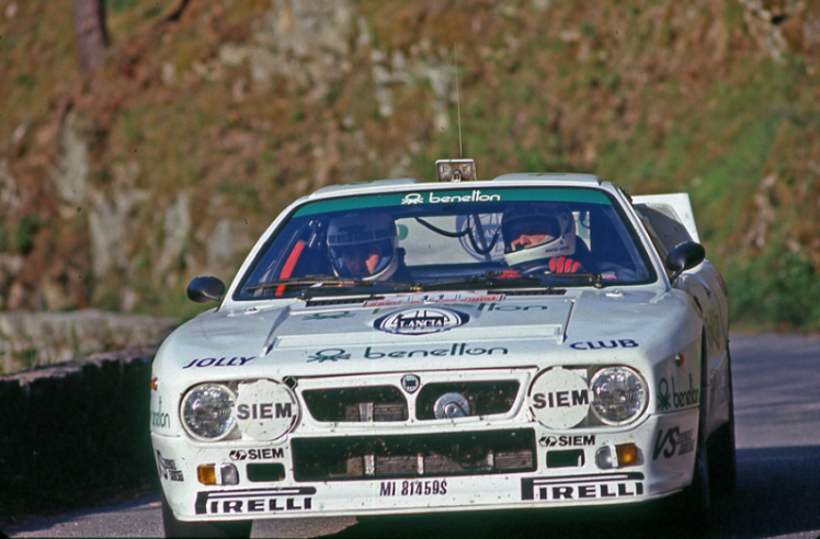 Au Tour de Corse de 1983, les Lancia 037 Rally prennent les 4 premières places au classement, celle de Vudafieri et Pirollo, engagée par le Team Jolly Club terminant 3e. © IXO Collections SAS - Tous droits réservés. Crédits photo ©  Autopresse