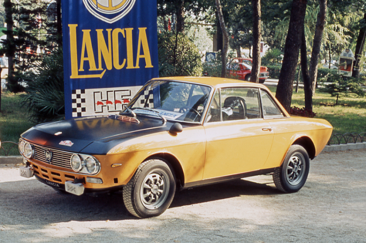 Like many Italian sports cars of that period, the Lancia Fulvia was characterised by a high level of refinement in terms of both styling and mechanics. © IXO Collections SAS - Tous droits réservés. Crédits photo © Lancia D.R.